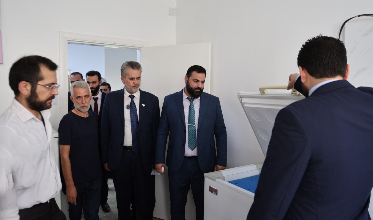 افتتح معاون وزير الصحة الدكتور حسين الخطيب مركزاً طبياً في جزيرة أرواد