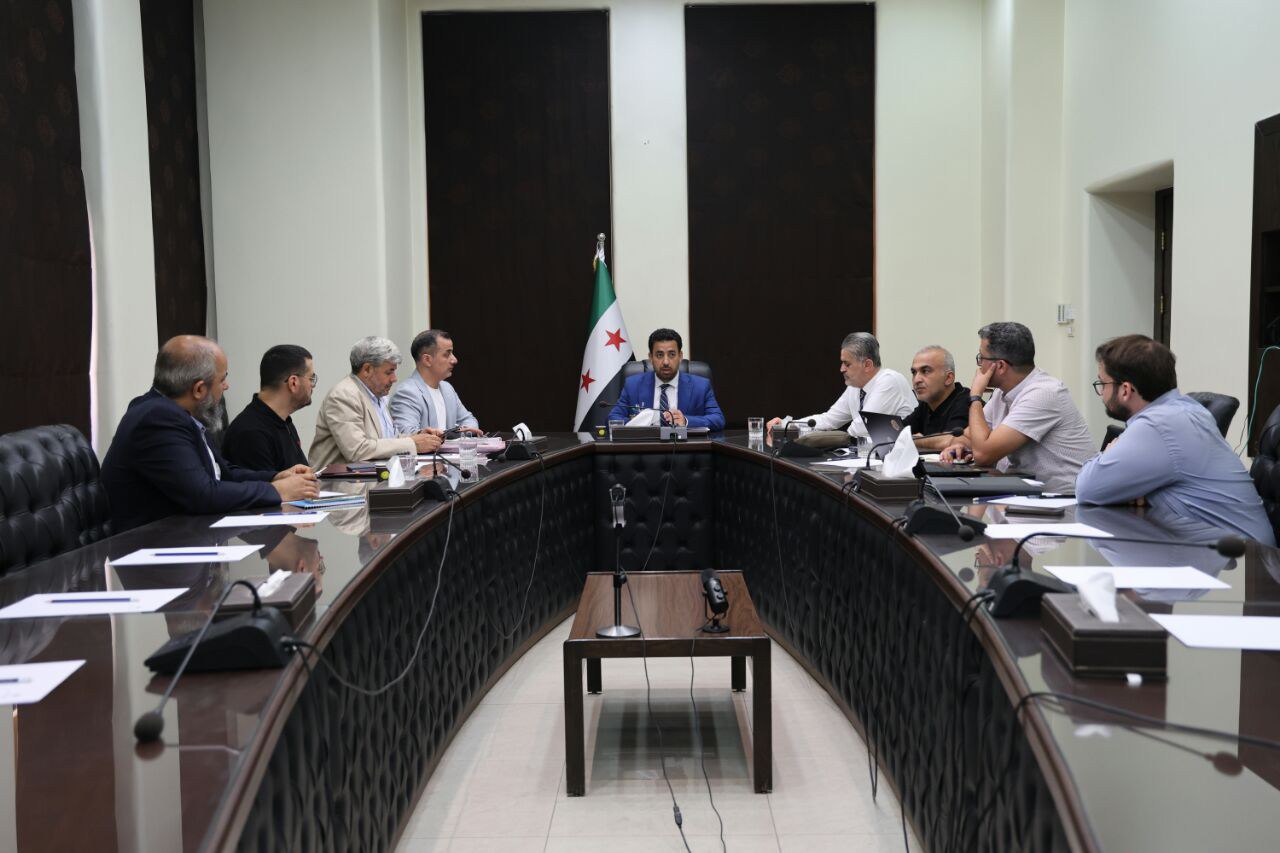 عقد وزير الصحة ومعاون الشؤون الصحية اجتماعاً مع مديري صحة دمشق وريف دمشق، ومدير المشافي في الوزارة