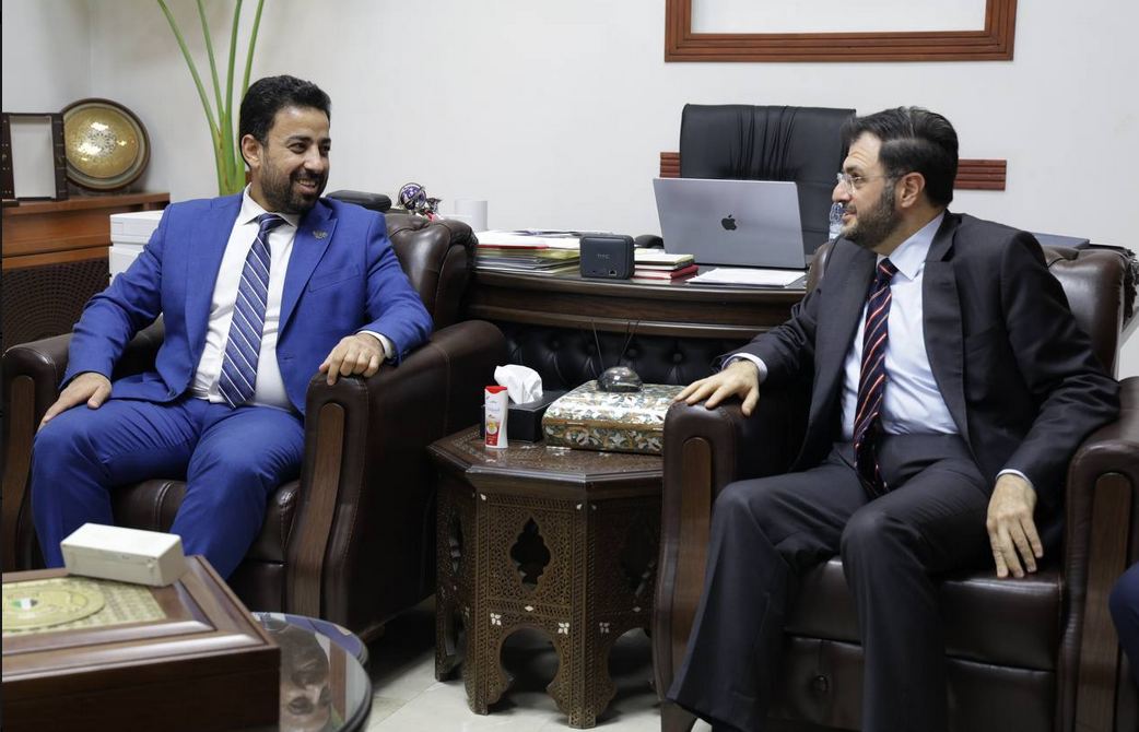 وزيرا الصحة والاتصالات يبحثان سبل تعزيز التحول الرقمي في القطاع الصحي