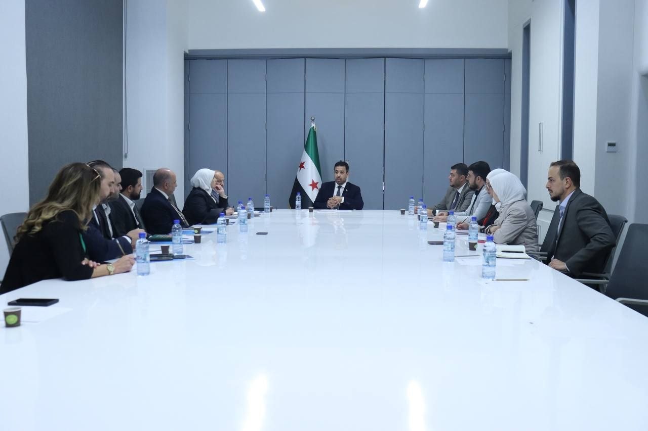 أكد وزير الصحة الدكتور "مصعب العلي" خلال اجتماعه مع أعضاء غرفة الصناعة أن تطوير الصناعة الدوائية يمثل أولوية وطنية لضمان الأمن الدوائي