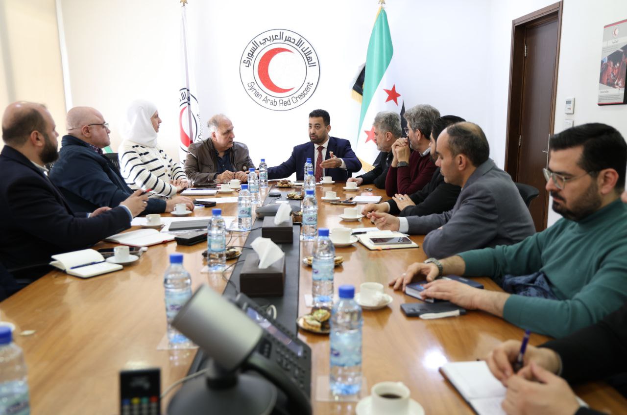 ​التقى وزير الصحة، رئيس منظمة الهلال الأحمر العربي السوري، لبحث تعزيز التعاون المشترك