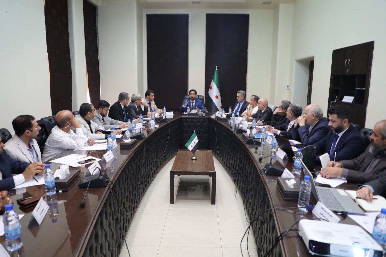 وزير الصحة يجتمع بمديري الصحة في المحافظات