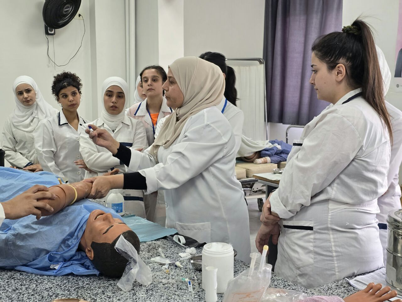 انطلاق الفصل الصيفي لطلبة السنة الثالثة في مدرسة التمريض
