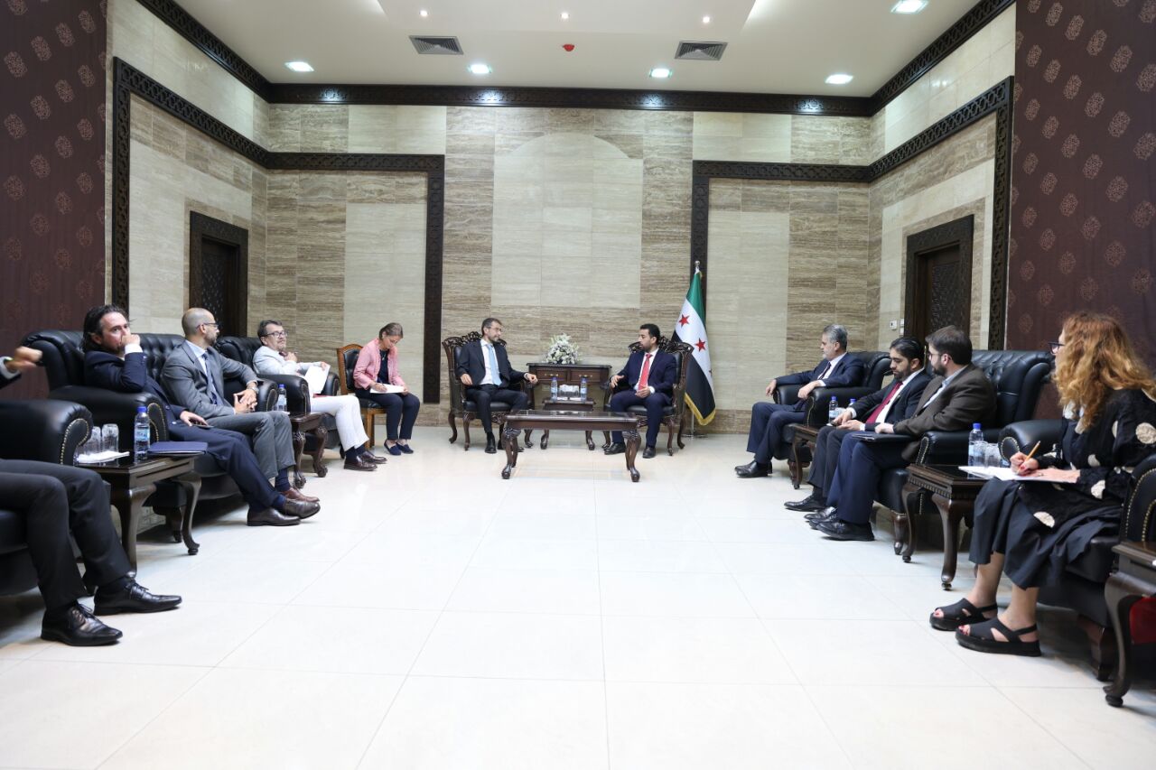 التقى وزير الصحة الدكتور مصعب العلي بوفد إيطالي برئاسة الوزير المفوض كارلو باتوري