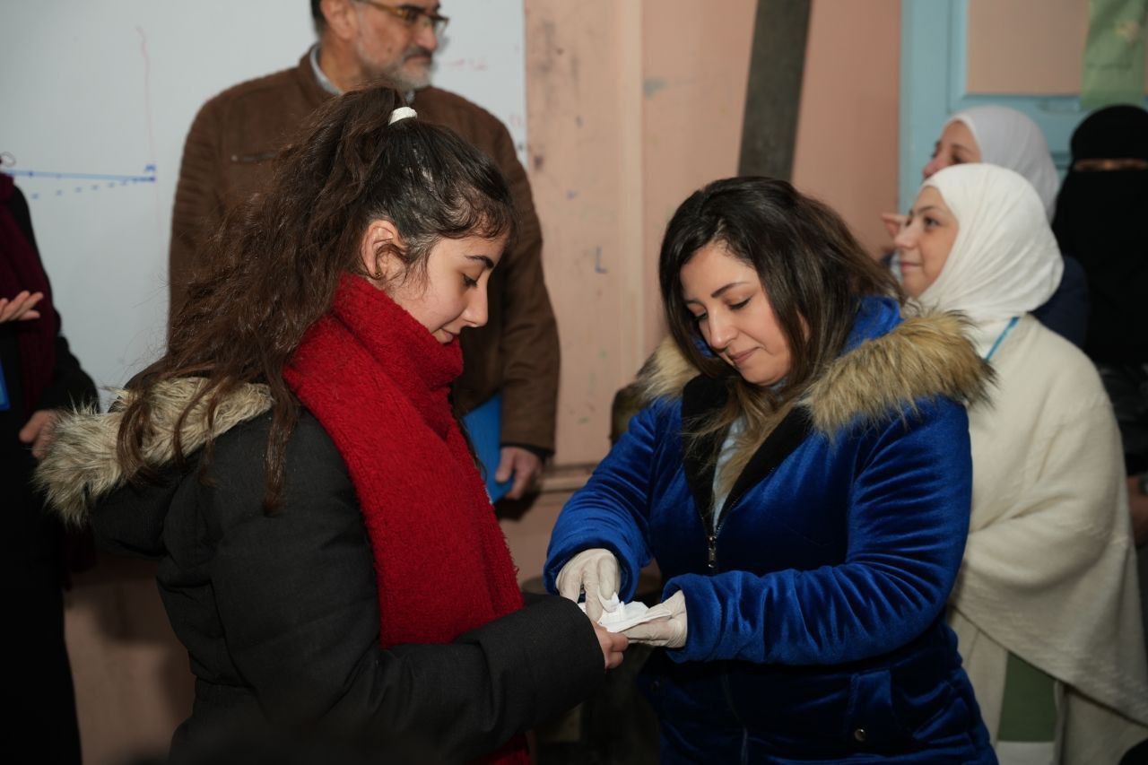 الصحة والتربية في حمص تطلقان حملة التدعيم الأسبوعي بالحديد وحمض الفوليك للطالبات