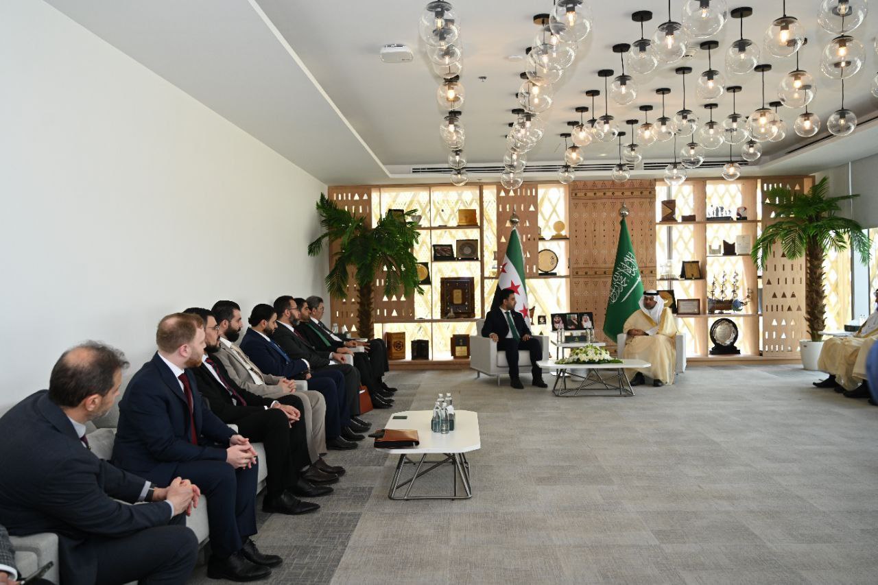 وصل وزير الصحة إلى الرياض ويلتقي نظيره السعودي في مقر وزارة الصحة السعودية