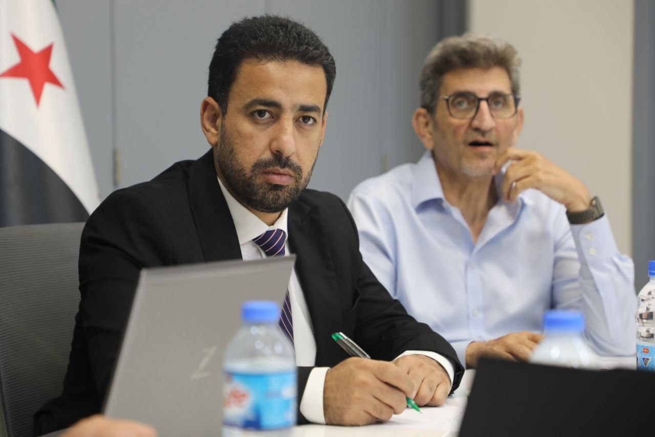 اجتمع وزير الصحة الدكتور مصعب العلي مع ممثلي منظمة الصحة العالمية ومركز الدراسات الاستراتيجية